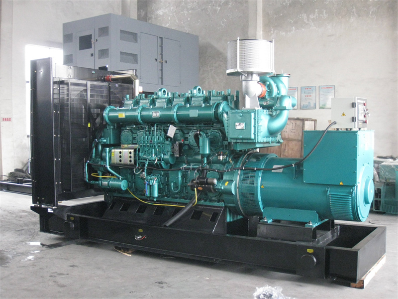 阜城200KW 柴油发电机的油耗是多少？
